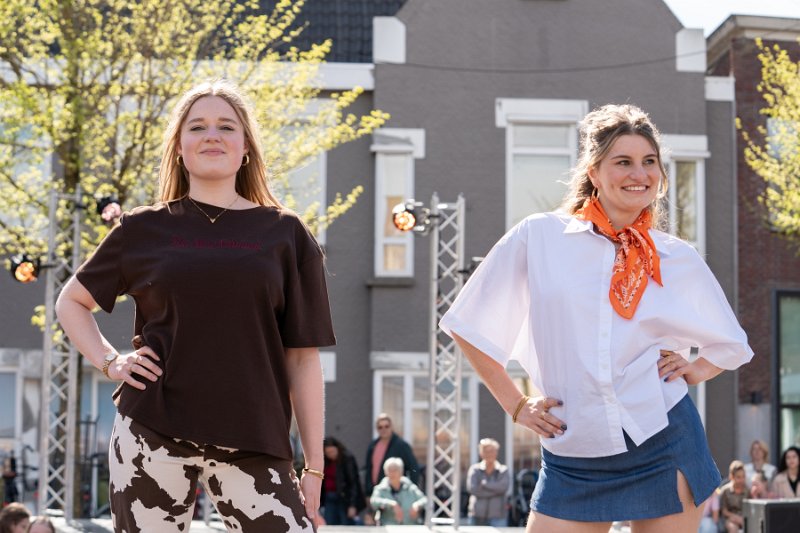 Modeshow 270_.jpg